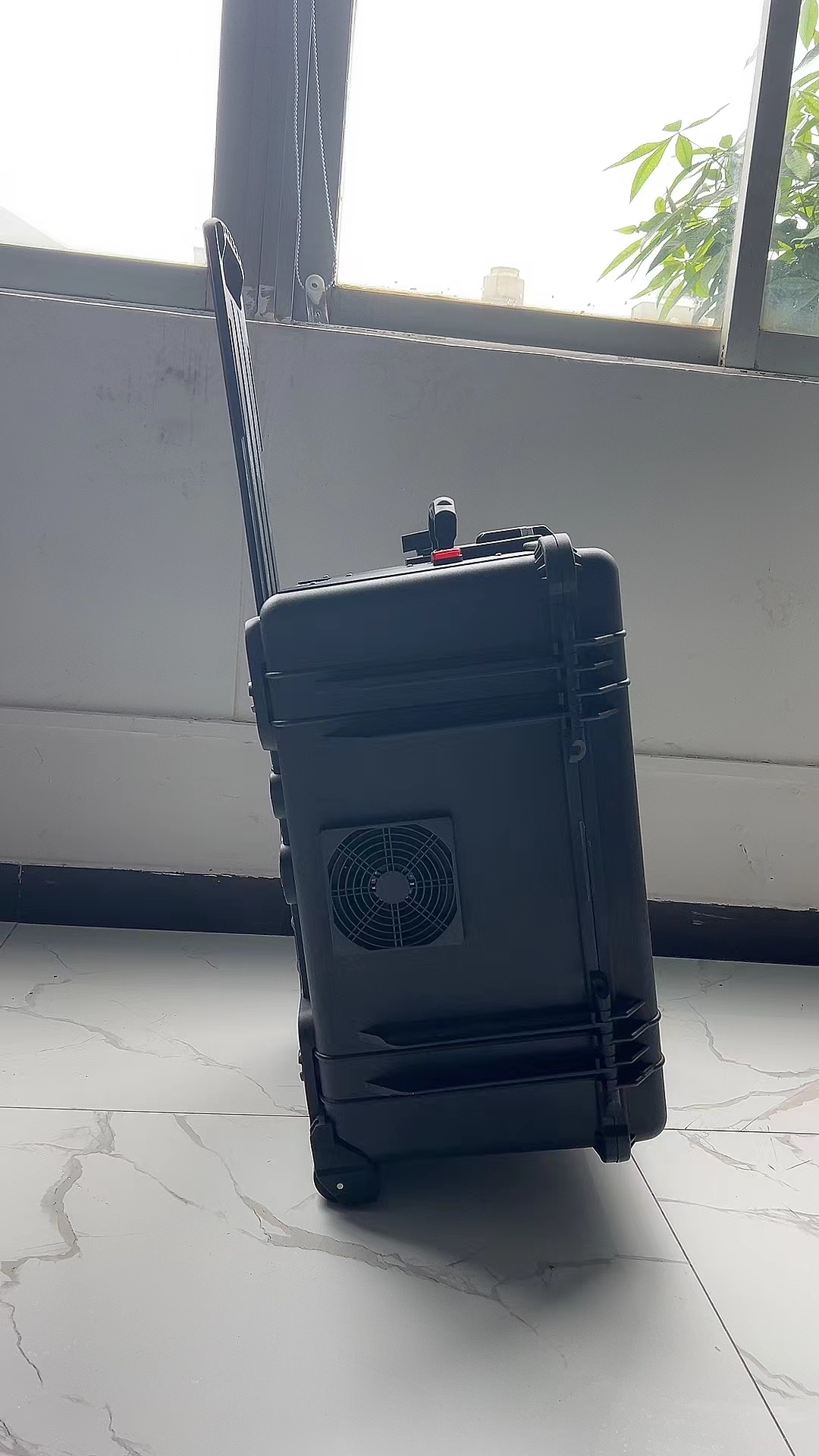 滦县手拉箱型移动通信干扰器